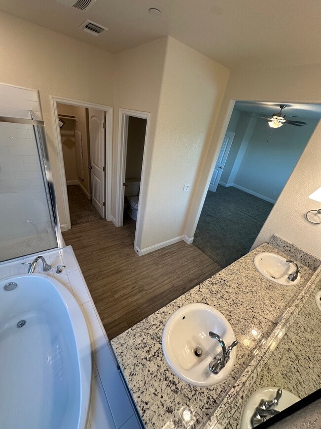 Building Photo - 2494 Valdes Dr
