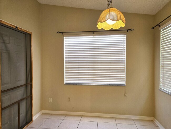 Building Photo - Golf Course Views in The Villages