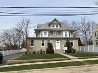 Building Photo - 7 Dewey St