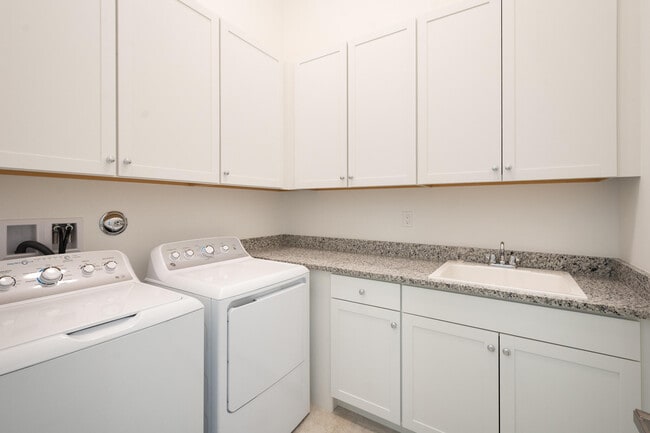 Building Photo - 13378 Artisan Cir