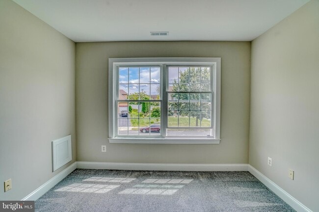 Building Photo - 9902 Player Dr