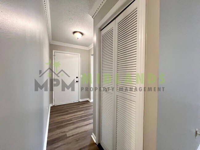 Building Photo - 237 Devonport Dr