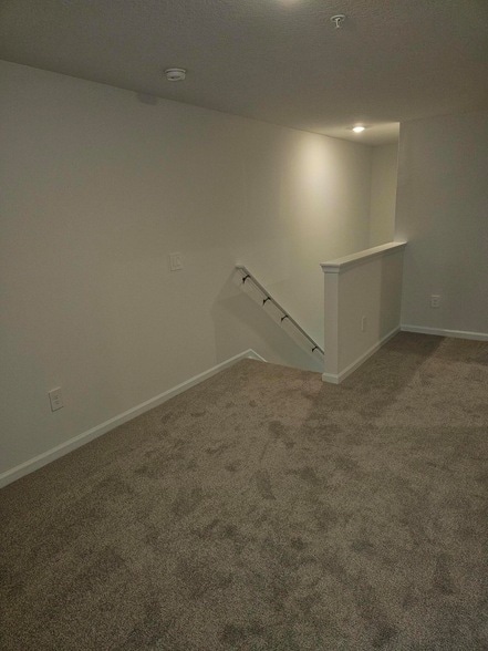 Building Photo - 621 Salisbury Cir