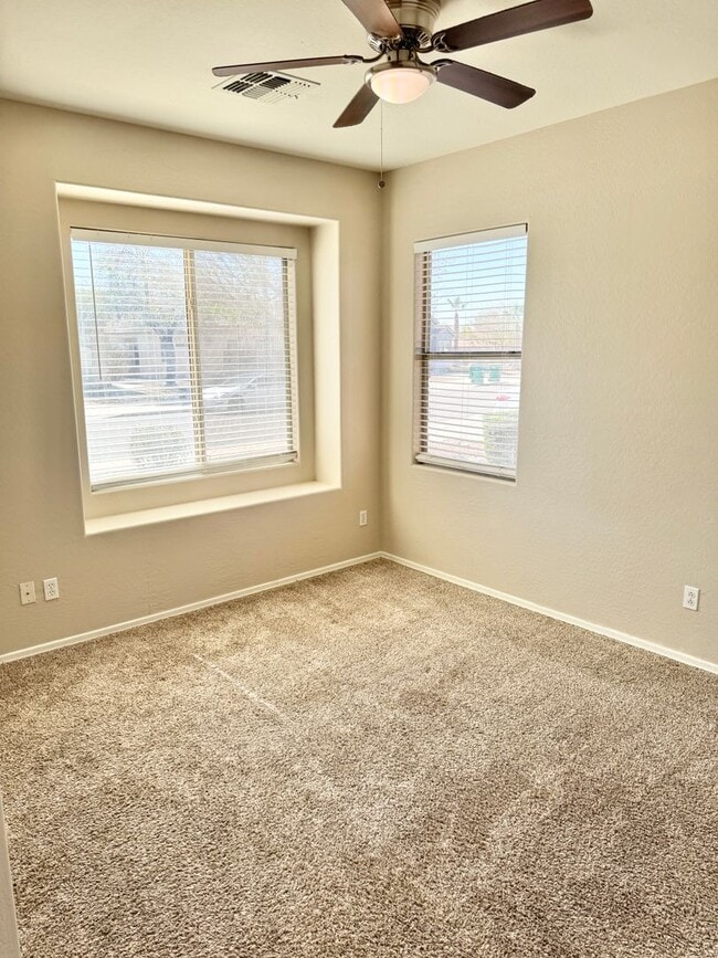 Building Photo - 4 Bedroom/3 Bath Single Level Home in Litchfield Park