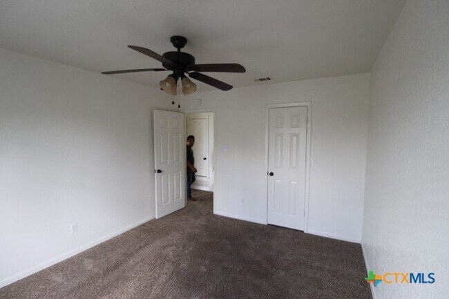 Building Photo - 2412 Skylark Cir