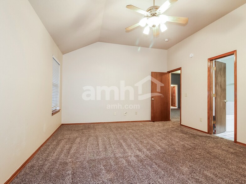 Building Photo - 513 NW 173rd St