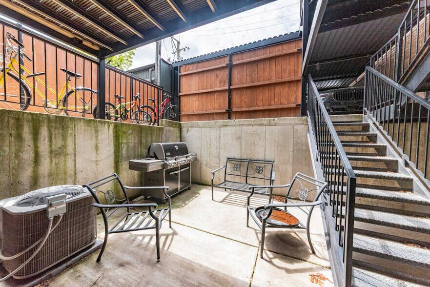 Building Photo - 1638 N Sedgwick St