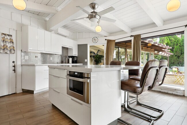 Building Photo - 261 Cordoba Way