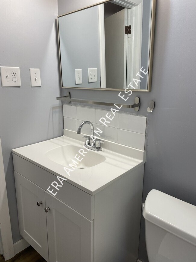 Building Photo - 401 S Booker St