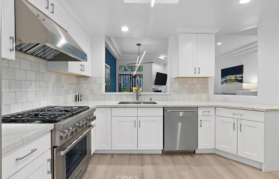 Building Photo - 11847 Laurelwood Dr