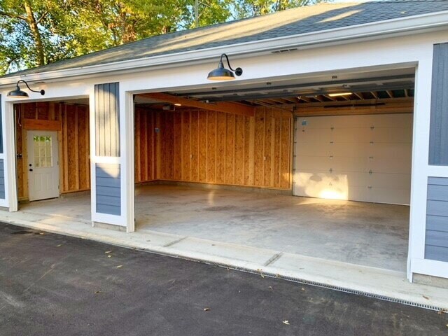 Building Photo - COLLEGE AVE- PROFESSIONALLY REMODELED 5BR/3/5BA HOME AVAILABLE NOW!