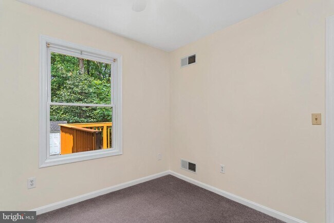Building Photo - 185 Hazelmoor Dr
