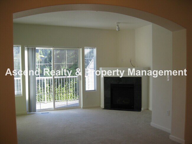 Building Photo - 15330 SW Mallard Dr