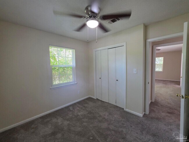 Building Photo - 4925 La Ceiba Dr