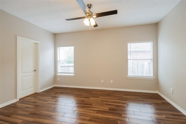 Building Photo - 970 Fife Dr