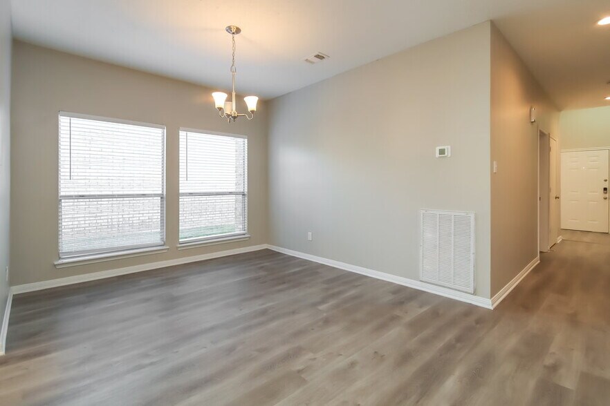 Building Photo - 8506 Deer Meadow Dr