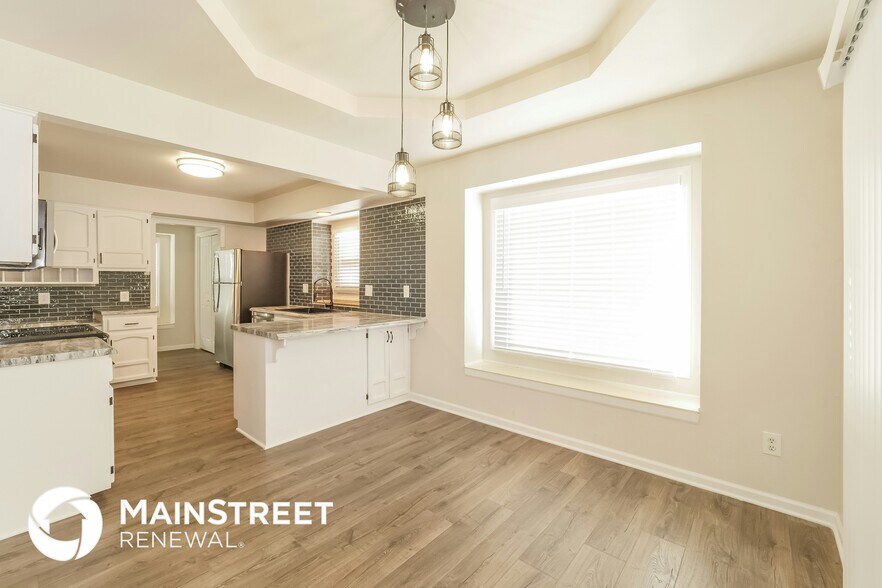 Building Photo - 109 NW Chestnut St