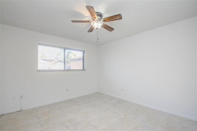 Building Photo - 11527 Sagewillow Ln