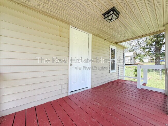 Building Photo - 132 Edgewood St
