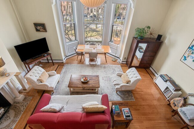 Building Photo - 64 Commonwealth Ave