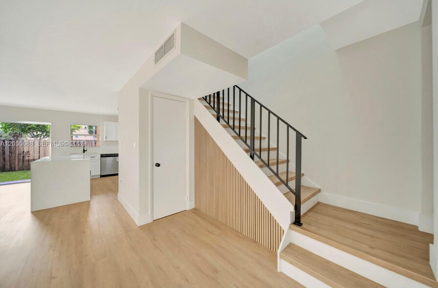 Building Photo - 8769 SW 137th Ave