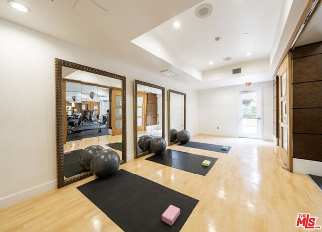 Building Photo - 100 S Alameda St