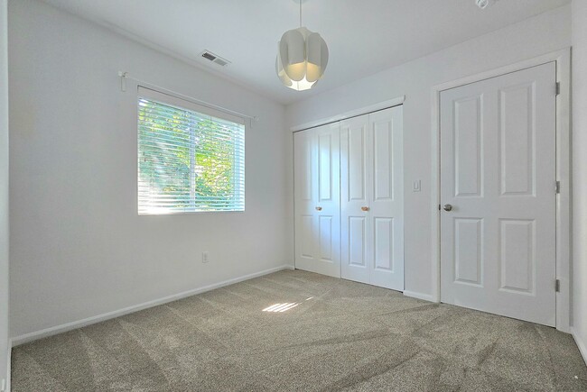 Building Photo - 4 Bedroom Home in Lake Stevens - Pet Frien...