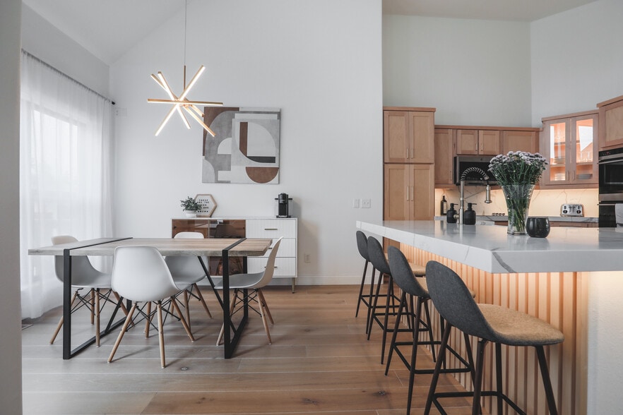 Building Photo - 2010 Merlin Dr