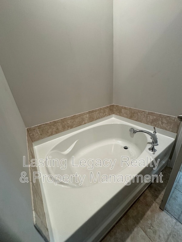 Building Photo - 837 Silver Leaf Dr