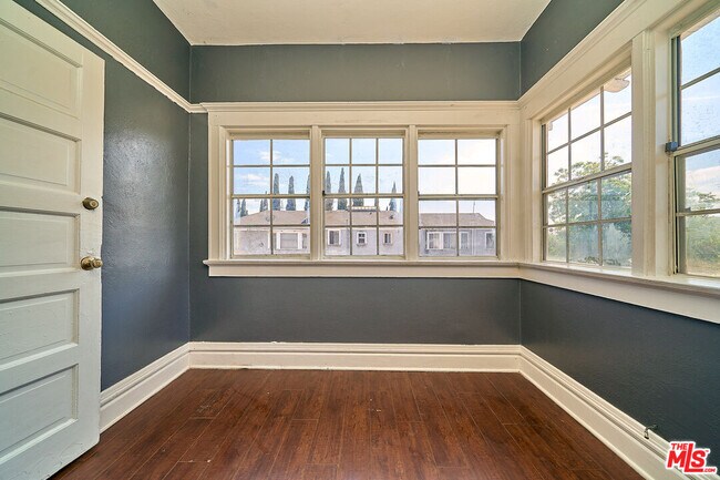 Building Photo - 1347 Valencia St