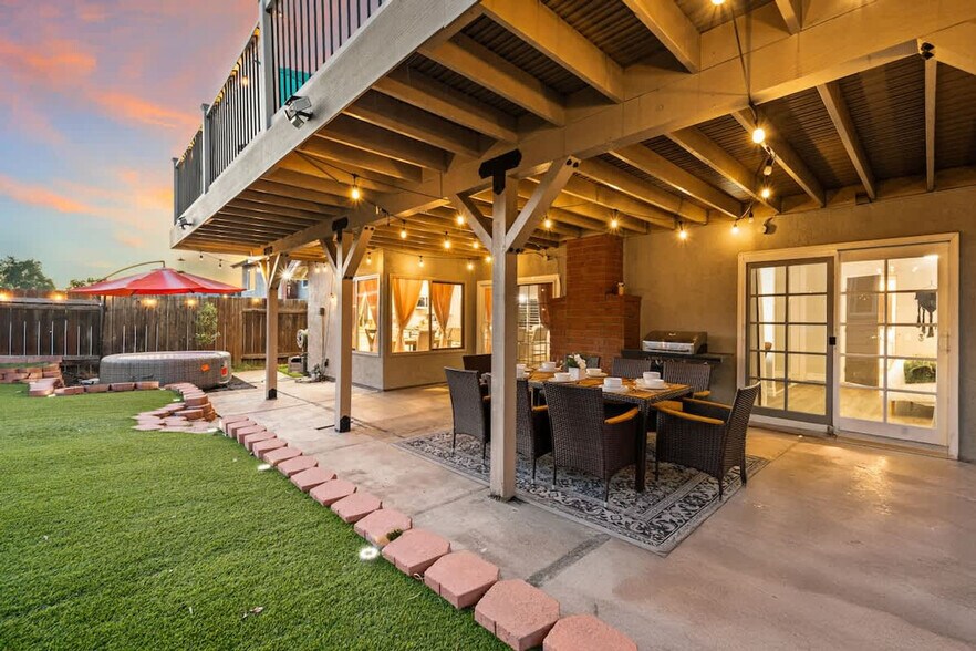 Building Photo - 13075 Old West Ave