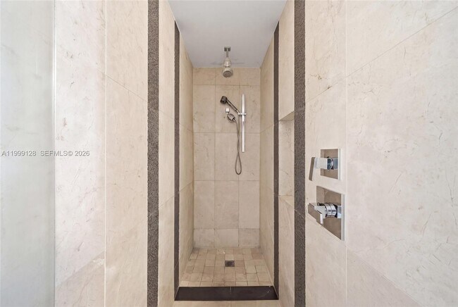 Building Photo - 601 NE 27th St