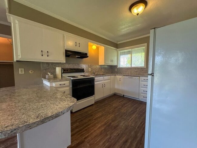 Building Photo - Tour Today! Studio Apartment in East Tyler! 1/2 Off First Full Months Rent!