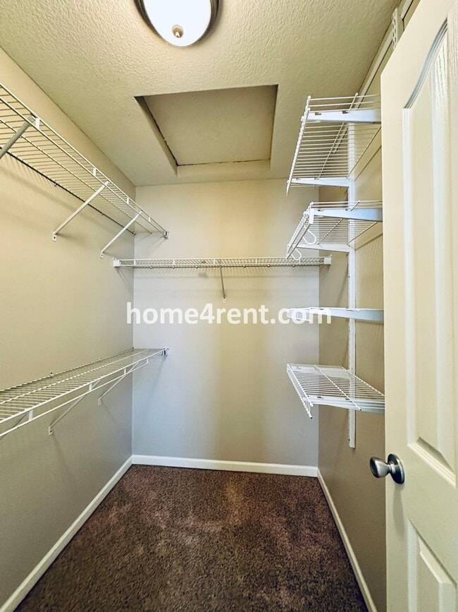 Building Photo - Spacious Four Bedroom Northland Home with a Finished Basement, 3 car garage and Fenced Yard!