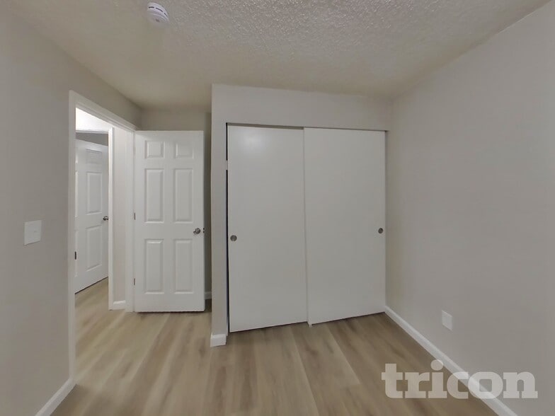 Building Photo - 2504 26th St SE