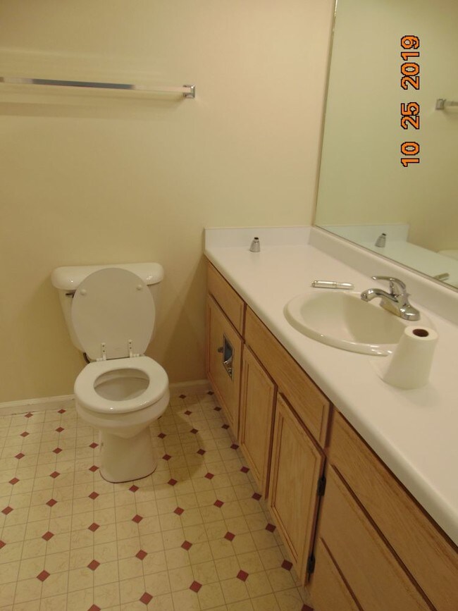 Building Photo - Lovely Southeast Medford 3-bedroom home