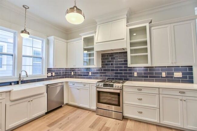 Building Photo - Stunning Midtown Tallahassee Home In Braemore Park