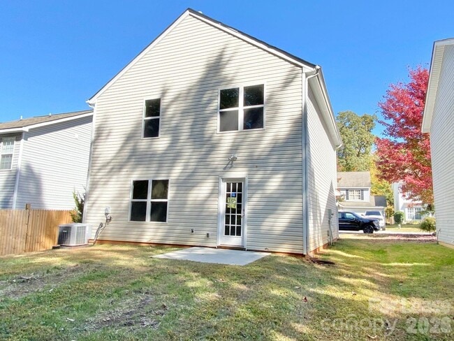 Building Photo - 320 Peachtree Rd