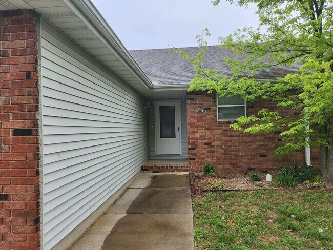 Building Photo - 717/719 McLean Court