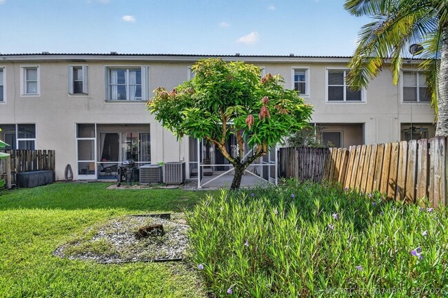 Building Photo - 8093 Briantea Dr