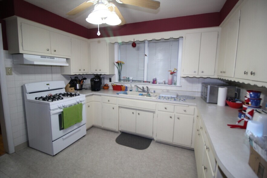 Building Photo - 10944 S Artesian Ave