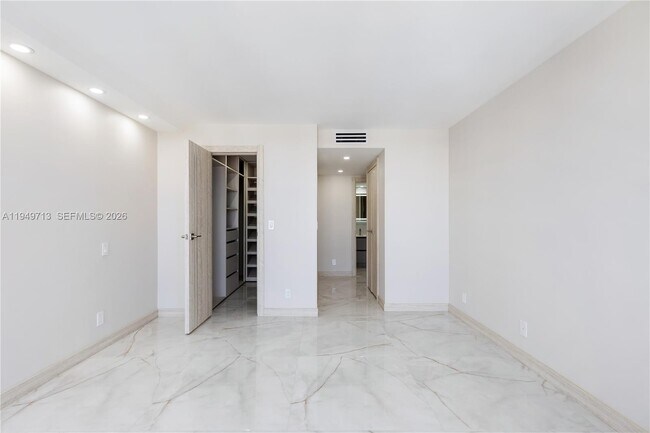 Building Photo - 2401 S Ocean Dr