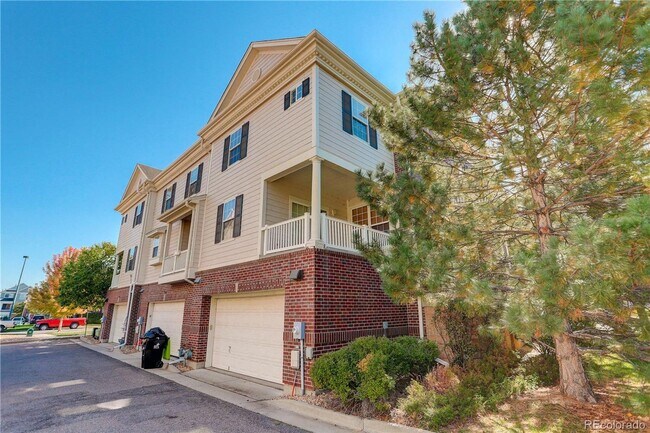 Building Photo - Incredible Townhome in the Hampden Town Ce...