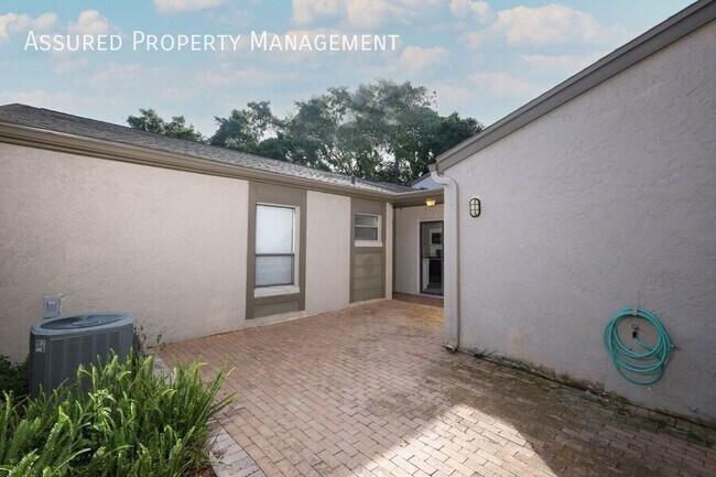Building Photo - 301 Dryberry Way