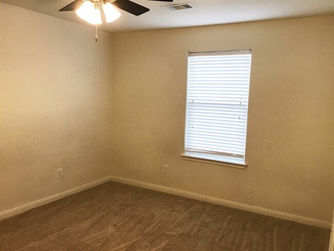 Building Photo - 10237 Tate Ct