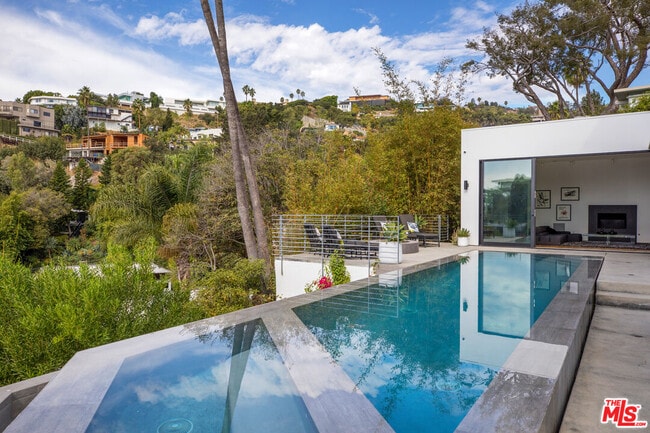 Building Photo - 1517 Oriole Ln