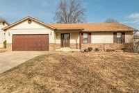 Building Photo - 2018 Creekpoint Dr