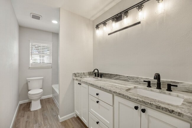 Building Photo - Completely Remodeled Four Bedroom