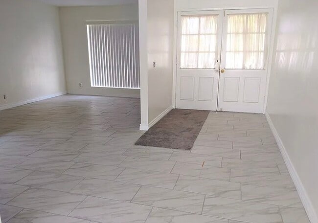 Building Photo - 632 Kenoak Dr