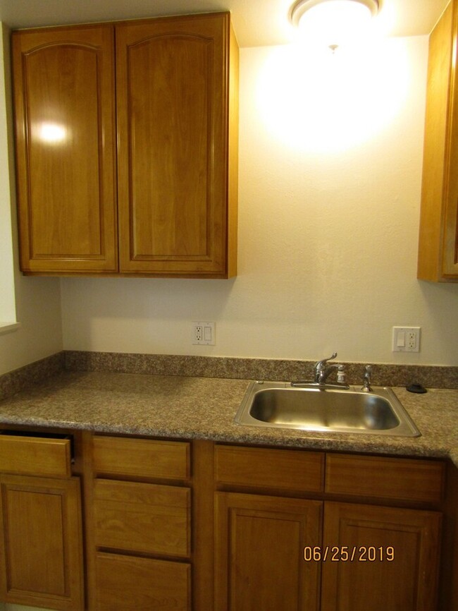Building Photo - 1Bed/1Ba Apartment! in Coddingtown area